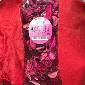 Deleting soon 🌹Potpourri Rose 4ounces
